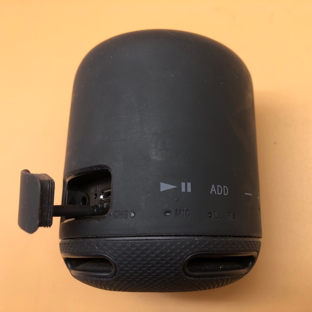 Sony SRS-XB10 Portable Bluetooth Speaker - Picture 4 of 5